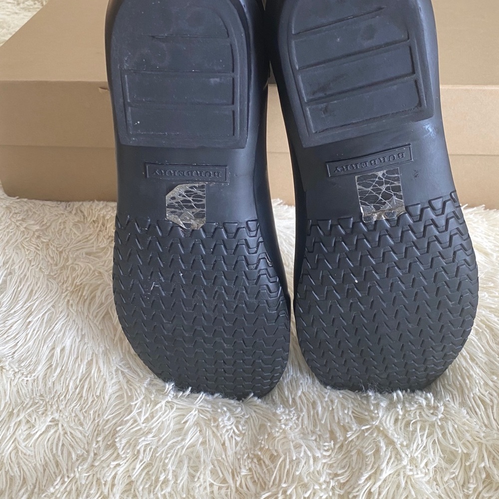 Burberry check rain boot (fits sizes 9-10) - Picture 8 of 13